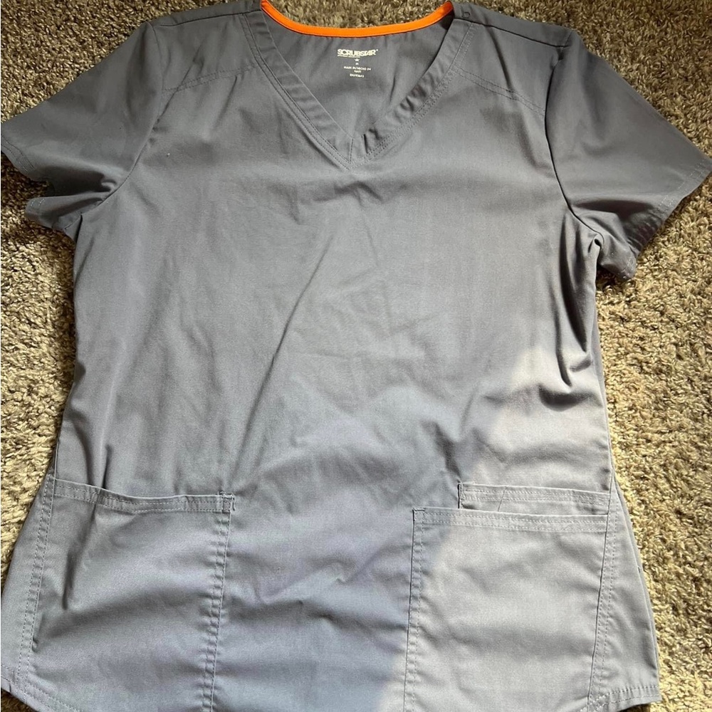 Gray Scrubstar Scrub Top, Size Medium, Not to lose and not to tight